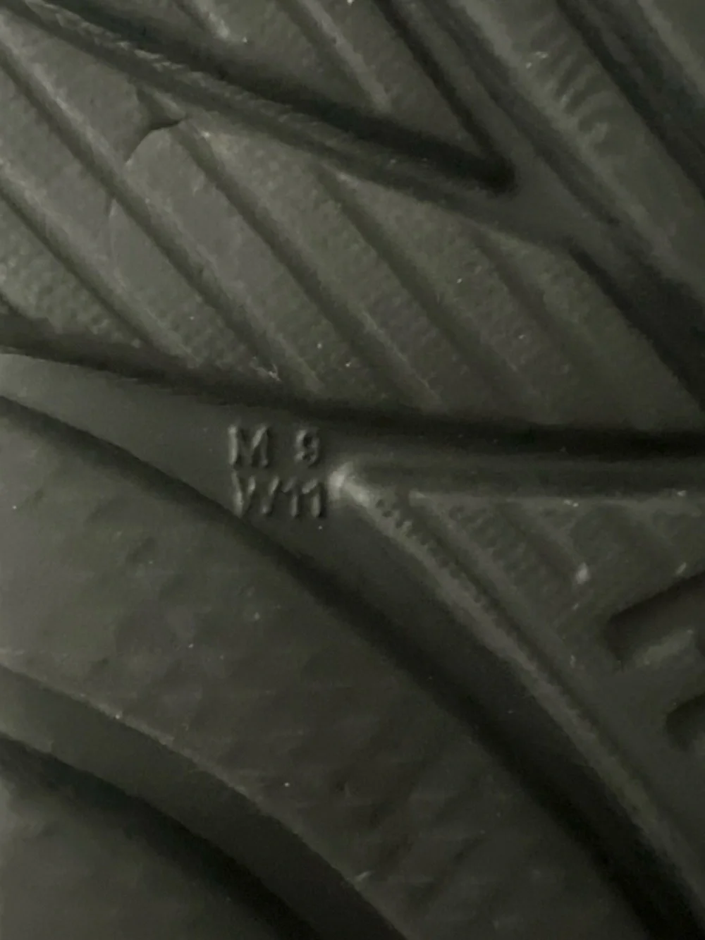 Hoka One One Men's 9 women’s 11 Black Flip Flop Sandals